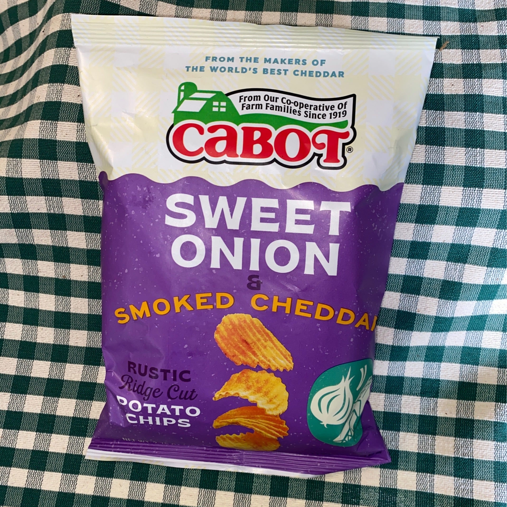 Cabot Sweet Onion And Smoked Cheddar Chips Whittier Farms